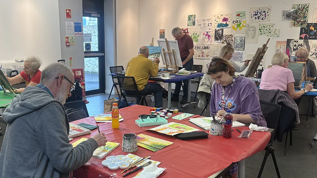 People attending Julia Griffins Tuesday art class